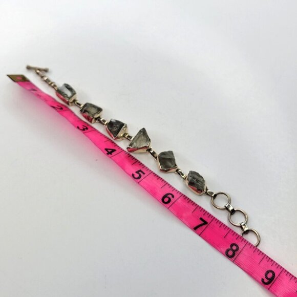 Green Amethyst Tone Gemstone Fashion Bracelet - Picture 9 of 11